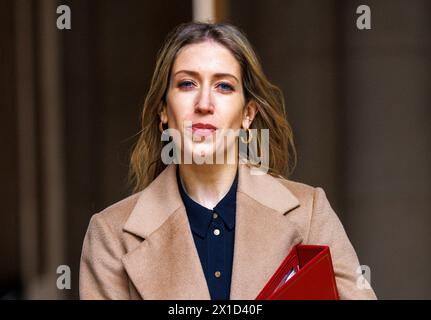 Londra, Regno Unito. 16 aprile 2024. Laura Trott, Segretario capo del Tesoro, a Downing Street per la riunione del Gabinetto. Crediti: Karl Black/Alamy Live News Foto Stock