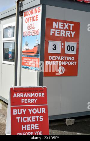 Ufficio prenotazioni traghetti Arranmore per i biglietti. Porto di Burtonport, contea di Donegal, Irlanda. Foto Stock