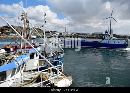 Il traghetto Arranmore arriva al porto di Burtonport, nella contea di Donegal, irlanda. Foto Stock