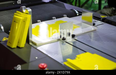 Confezionamento di macchine da taglio digitali. Settore della stampa Foto Stock