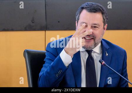 Il Ministro dei trasporti e infrastrutture Matteo Salvini, in occasione della presentazione del progetto "stazioni del territorio", nato con l'obiettivo di trasformare le stazioni dei piccoli centri in spazi multiservizi per i cittadini, sede centrale FS italiane a Roma, Martedì, 16 aprile 2024 (foto Mauro Scrobogna/LaPresse) il Ministro dei trasporti e delle infrastrutture Matteo Salvini, in occasione della presentazione del progetto "stazioni territoriali", nato con l'obiettivo di trasformare le stazioni dei piccoli centri urbani in spazi multiservizi per i cittadini, sede FS italiane a Roma Foto Stock