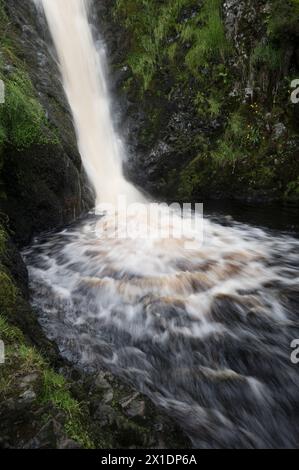 Tubo di lancio Linhope cascata nel Parco nazionale di Northumberland, Northumberland, Inghilterra. OS REF: NT 958170 Foto Stock