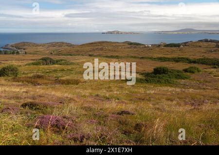 Vista dell'isola di Owey dall'isola di Arranmore sulla Wild Atlantic Way a Donegal in Irlanda in Europa Foto Stock