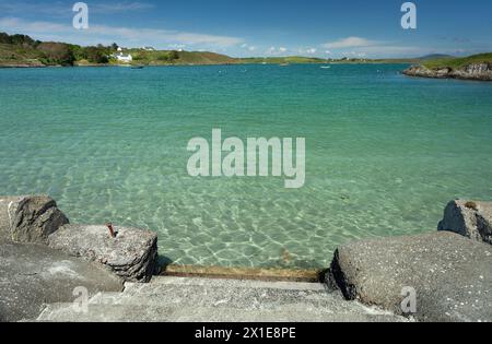 Piena marea sull'isola erede sulla Wild Atlantic Way a West Cork in Irlanda in Europa Foto Stock