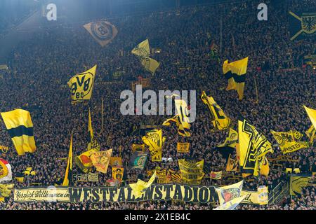 Dortmund, Germania. 16 aprile 2024. DORTMUND, GERMANIA - 16 APRILE: Tifosi e tifosi del Borussia Dortmund prima dei quarti di finale della seconda tappa - partita di UEFA Champions League 2023/24 tra il Borussia Dortmund e l'Atletico Madrid al Signal Iduna Park il 16 aprile 2024 a Dortmund, Germania. (Foto di Joris Verwijst/Agenzia BSR) credito: Agenzia BSR/Alamy Live News Foto Stock