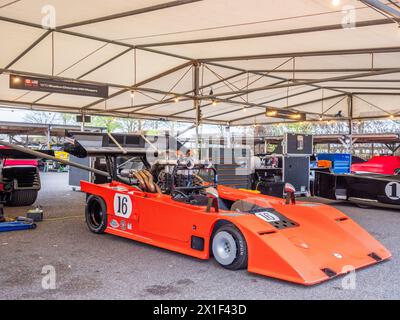 Aprile 2024 - CanAm Racing car al 81° incontro dei membri a Goodwood Foto Stock