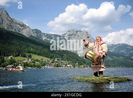 Dal 3-5 giugno 2011 il tradizionale "Narzissenfest" si svolge a Bad Aussee e Grundlsee. Nella foto: Partecipanti alla parata del 5 giugno 2011. - 20110605 PD0743 - Rechteinfo: Diritti gestiti (RM) Foto Stock