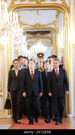 Austria - il presidente austriaco Heinz Fischer (r) riceve a Vienna Hu Jintao, presidente della Repubblica popolare cinese, per la sua visita di Stato di due giorni il 31 ottobre 2011. - 20111031 PD0331 - Rechteinfo: Diritti gestiti (RM) Foto Stock