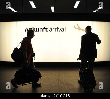 Schwechat - caratteristica: aeroporto Vienna-Schwechat e 'Check-in 3' (ex 'Skylink') il 5 giugno 2012. - 20120605 PD5556 - Rechteinfo: Diritti gestiti (RM) Foto Stock