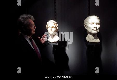 Il presidente federale austriaco Heinz Fischer ha visitato il musee Bodmer a Cologny vicino Ginevra il 2013/06/10. Fischer rimane tre giorni in Svizzera. - 20130610 PD3173 - Rechteinfo: Diritti gestiti (RM) Foto Stock