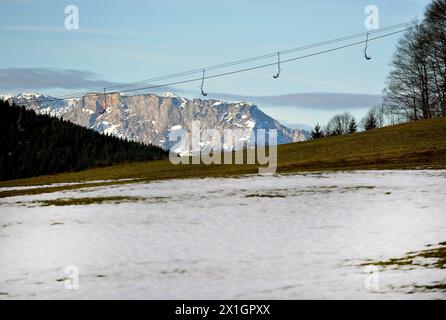 Il clima mite causa la mancanza di neve nelle aree sciistiche in Austria, gennaio 2014. - 20140108 PD1081 - Rechteinfo: Diritti gestiti (RM) Foto Stock