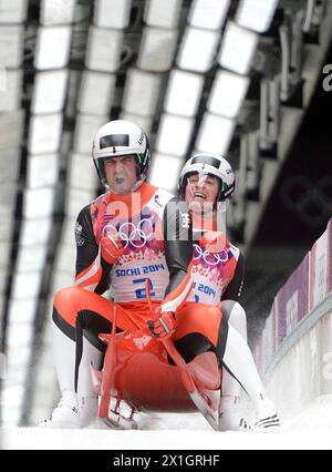 Wolfgang Linger e Andreas Linger dell'Austria durante il doppio di Luge maschile ai Giochi Olimpici invernali di Sochi 2014 allo Sliding Center Sanki, Krasnaya Polyana, Russia, il 2014/02/12. - 20140212 PD4791 - Rechteinfo: Rights Managed (RM) Foto Stock