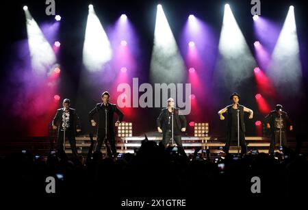 Il gruppo pop STATUNITENSE New Kids on the Block si esibisce sul palco durante un concerto a Vienna, Austria, il 15 maggio 2014. FOTO: GEORG HOCHMUTH - 20140515 PD5199 - Rechteinfo: Rights Managed (RM) Foto Stock