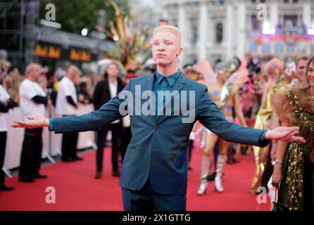 La modella Shaun Ross al Life Ball 2014 nella piazza del Municipio di Vienna, Vienna, Austria, sabato 31 maggio 2014. Il Life Ball di Vienna è un evento di beneficenza a sostegno delle persone affette da HIV o AIDS.¿ - 20140530 PD7760 - Rechteinfo: Diritti gestiti (RM) Foto Stock