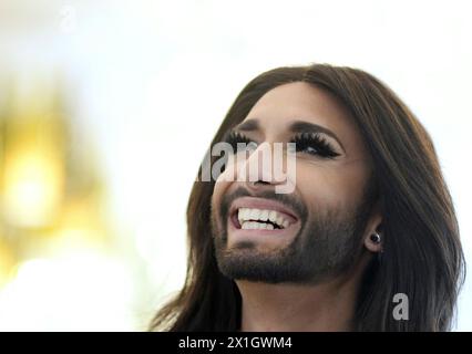 Intervista al cantante austriaco Conchita Wurst (Tom Neuwirth) a Vienna il 24 luglio 2014. - 20140724 PD10963 - Rechteinfo: Diritti gestiti (RM) Foto Stock