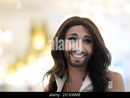 Intervista al cantante austriaco Conchita Wurst (Tom Neuwirth) a Vienna il 24 luglio 2014. - 20140724 PD10961 - Rechteinfo: Diritti gestiti (RM) Foto Stock