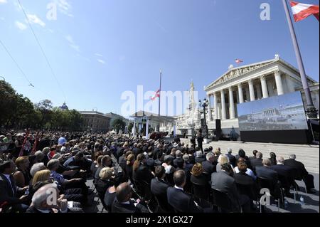 La cerimonia ufficiale di lutto per il presidente del Consiglio nazionale austriaco Barbara Prammer si è svolta presso il Parlamento austriaco a Vienna, in Austria, il 9 agosto 2014. Prammer morì all'età di 60 anni il 2 agosto 2014, dopo aver sofferto di cancro. - 20140809 PD0374 - Rechteinfo: Rights Managed (RM) Foto Stock