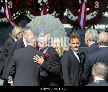 La cerimonia ufficiale di lutto per il presidente del Consiglio nazionale austriaco Barbara Prammer si è svolta presso il Parlamento austriaco a Vienna, in Austria, il 9 agosto 2014. Prammer morì all'età di 60 anni il 2 agosto 2014, dopo aver sofferto di cancro. - 20140809 PD0091 - Rechteinfo: Diritti gestiti (RM) Foto Stock