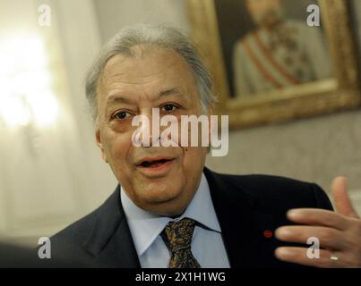 Vienna - Conferenza stampa sui temi "Vienna Philharmonic Summer Night Concert Schoenbrunn 2015" e "Saison 2015/16" il 12 maggio 2015. IMMAGINE: Conduttore Zubin Mehta - 20150512 PD1525 - Rechteinfo: Diritti gestiti (RM) Foto Stock