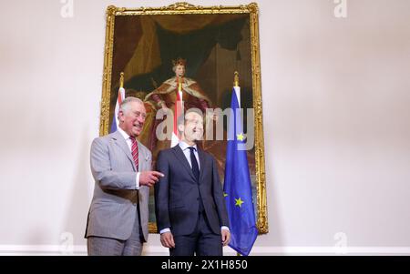 Il principe Carlo (L) incontra il cancelliere austriaco Christian Kern (R) durante la sua visita ufficiale il 5 aprile 2017. - 20170405 PD5105 - Rechteinfo: Diritti gestiti (RM) Foto Stock