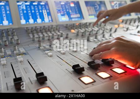 Radiokulturhaus - uno studio di trasmissione di Österreich 1 (Ö1), una stazione radio austriaca, uno dei quattro canali nazionali gestiti dall'emittente pubblica austriaca ORF, a Vienna, Austria, l'8 settembre 2017. Il canale è stato lanciato il Ö1 ottobre 1967. Ö1 trasmette da Funkhaus Wien su Argentinierstrasse nel quartiere Wieden di Vienna. Quest'anno il canale festeggia il 50 ° anniversario. - 20170908 PD19769 - Rechteinfo: Diritti gestiti (RM) Foto Stock