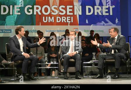 Candidati principali (L-R) Ministro degli affari esteri austriaco e presidente del Partito popolare austriaco (OeVP), Sebastian Kurz, Cancelliere austriaco e presidente del Partito socialdemocratico austriaco (SPOe), Christian Kern, e presidente del Partito della libertà d'Austria (FPOe), Heinz-Christian Strache, posare per una foto prima di un dibattito televisivo a Linz il 15 settembre 2017. - 20170915 PD4861 - Rechteinfo: Diritti gestiti (RM) Foto Stock