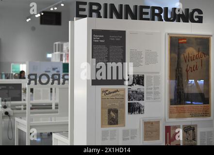 Casa della storia austriaca - la Casa della storia austriaca è il primo museo in Austria a concentrarsi sulla storia contemporanea e sarà aperto al pubblico nel Neue Burg sulla Heldenplatz a Vienna, Austria, il 10 novembre 2018. IMMAGINE: Mostra "Into the Unknown ¿ Austria Since 1918" - 20181105 PD12148 - Rechteinfo: Rights Managed (RM) Foto Stock