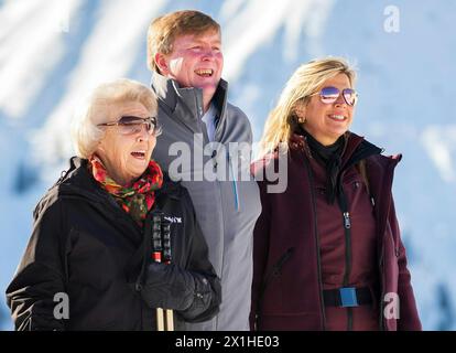 (LtoR) Principessa Beatrix, Re Willem-Alexander e Regina Maxima dei Paesi Bassi durante il servizio fotografico annuale a Lech am Arlberg, Austria, 25 febbraio 2019. La famiglia reale olandese ha trascorso qui vacanze invernali dal 1959. - 20190225 PD2747 - Rechteinfo: Diritti gestiti (RM) Foto Stock