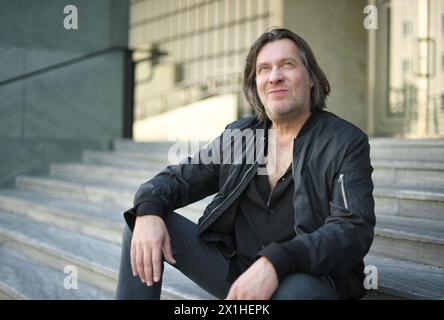 Christian Fennesz, chitarrista e compositore austriaco, durante un'intervista con Austria Presse Agentur a Vienna, Austria, l'8 maggio 2019. - 20190508 PD17421 - Rechteinfo: Diritti gestiti (RM) Foto Stock