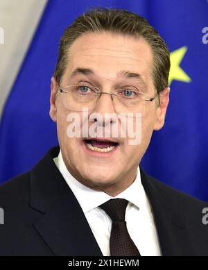 Il ViceCancelliere austriaco e presidente del Partito della libertà Heinz-Christian Strache tiene una conferenza stampa a Vienna il 18 maggio 2019 dopo la pubblicazione del "Ibiza - Video" riguardante Strache. Il vice-cancelliere austriaco e presidente del partito per la libertà Heinz-Christian Strache si dimette per il video scandalo. - 20190518 PD1520 - Rechteinfo: Diritti gestiti (RM) Foto Stock