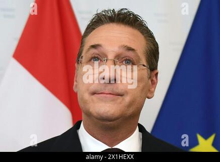 Il ViceCancelliere austriaco e presidente del Partito della libertà Heinz-Christian Strache tiene una conferenza stampa a Vienna il 18 maggio 2019 dopo la pubblicazione del "Ibiza - Video" riguardante Strache. Il vice-cancelliere austriaco e presidente del partito per la libertà Heinz-Christian Strache si dimette per il video scandalo. - 20190518 PD2231 - Rechteinfo: Diritti gestiti (RM) Foto Stock