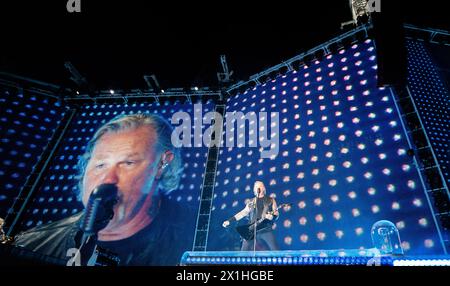 James Hetfield dei metallica si esibisce sul palco durante un concerto all'Ernst-Happel-Stadion di Vienna, Austria, il 16 agosto 2019. - 20190816 PD6334 - Rechteinfo: Diritti gestiti (RM) Foto Stock