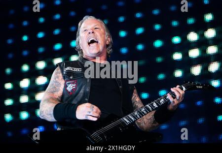 James Hetfield dei metallica si esibisce sul palco durante un concerto all'Ernst-Happel-Stadion di Vienna, Austria, il 16 agosto 2019. - 20190816 PD5959 - Rechteinfo: Rights Managed (RM) Foto Stock