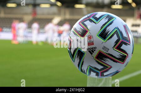 Bundesliga match ball durante il tipico match di Bundesliga tra LASK Linz e SK Puntigamer Sturm Graz a Pasching, Austria, il 17 giugno 2020. - 20200617 PD10567 - Rechteinfo: Rights Managed (RM) Foto Stock