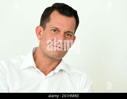 Ministro della Sanità Wolfgang Mückstein (VERDE) durante un'intervista con l'Austria Presse Agentur a Vienna, il 23 luglio 2021. - 20210723 PD8204 - Rechteinfo: Diritti gestiti (RM) Foto Stock