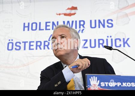 AUSTRIA; VIENNA; 20220809: Candidato alla presidenza dell'FPOe Walter Rosenkranz durante la conferenza stampa "la mia strada verso la presidenza federale" a Vienna il 9 agosto 2022 - 20220809 PD2092 - Rechteinfo: Diritti gestiti (RM) Foto Stock