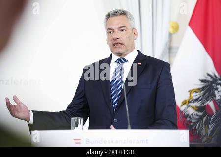 Il Cancelliere austriaco Karl Nehammer (nella foto) durante una conferenza stampa con il primo ministro sloveno Robert Golob durante la sua visita ufficiale in Austria presso la Cancelleria federale di Vienna il 13 giugno 2023. - 20230613 PD2747 - Rechteinfo: Diritti gestiti (RM) Foto Stock