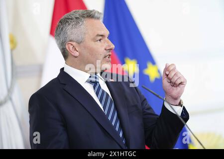 Il Cancelliere austriaco Karl Nehammer (nella foto) durante una conferenza stampa con il primo ministro sloveno Robert Golob durante la sua visita ufficiale in Austria presso la Cancelleria federale di Vienna il 13 giugno 2023. - 20230613 PD2734 - Rechteinfo: Diritti gestiti (RM) Foto Stock