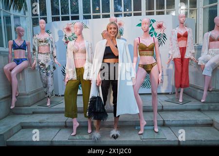 Lena GERCKE posa durante Intimissimi Glam Night Wear al Palmenhaus di Vienna, Austria, il 15 maggio 2019. - 20190515 PD18719 - Rechteinfo: Rights Managed (RM) Foto Stock