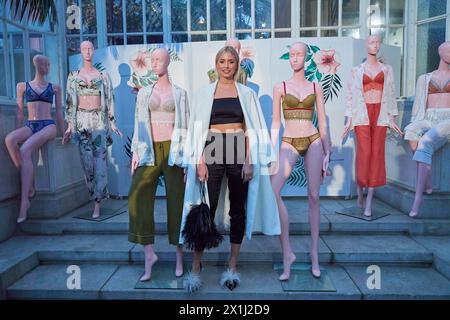 Lena GERCKE posa durante Intimissimi Glam Night Wear al Palmenhaus di Vienna, Austria, il 15 maggio 2019. - 20190515 PD18717 - Rechteinfo: Rights Managed (RM) Foto Stock