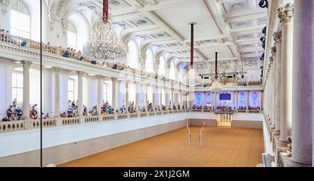 Georg HABSBURG LOTHRINGEN e le sue figlie Sophia e Ildiko visitano la scuola di equitazione spagnola a Vienna, Austria, il 17 luglio 2019. Winterreithalle - 20190717 PD12290 - Rechteinfo: Diritti gestiti (RM) Foto Stock