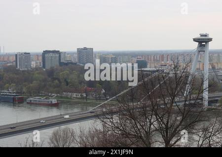 Ponte sul Danubio a Bratislava, Slovacchia Foto Stock