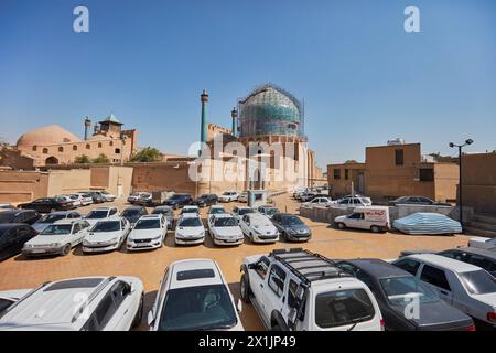 Parcheggio auto presso la Moschea dello Scià (Masjed-e Shah) a Isfahan, Iran. Foto Stock