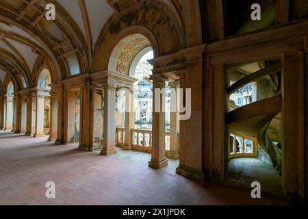 Il Chiostro del Convento dei Cavalieri di Cristo a Tomar, Portogallo, è un monumento unico nella storia del mondo occidentale. Foto Stock