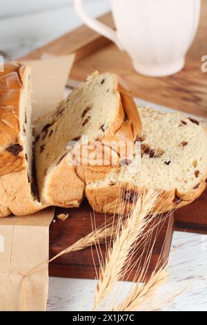 pane brioche con scaglie di cioccolato a fette Foto Stock