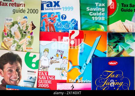 Copie di annuale quale? Guida al risparmio fiscale, pubblicata dall’Associazione dei consumatori. Foto Stock