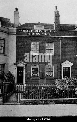 Charles Dickens Birthplace: La casa in cui Dickens nacque il 7 febbraio 1812. Originariamente stampato e pubblicato per la Portsmouth and Southsea Improvement Association, c1924. Foto Stock