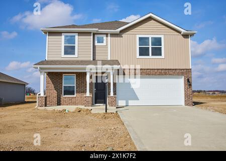 Nuova casa suburbana con annesso garage, Fort Wayne Foto Stock