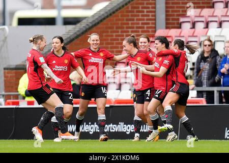 Lucia Garcia (seconda a destra) del Manchester United celebra il gol di apertura della partita durante la semifinale di Adobe Women's fa Cup al Leigh Sports Village. Data foto: Domenica 14 aprile 2024. Foto Stock