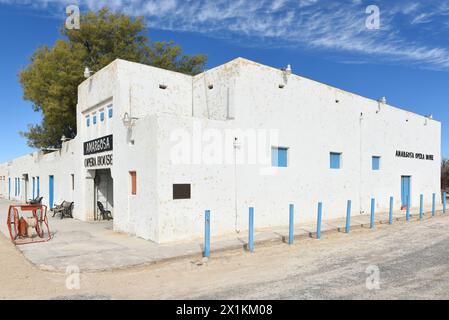 DEATH VALLEY JUNCTION, CALIFORNIA - 14 aprile 2024: L'Amargosa Opera House, un luogo di ritrovo musicale e hotel vicino al Death Valley National Park. Foto Stock